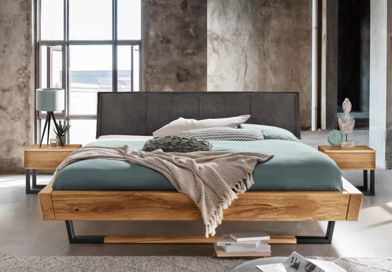 Outlet 817 Bett aus Holzbalken Massivholzbett