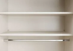 Sale Includo Kleiderschrank Hochglanz mit Spiegel Schwebebetürenschränke