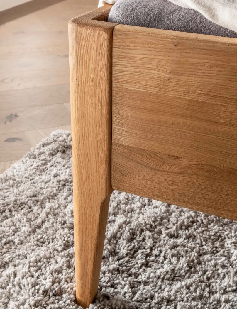 Meran Holzbett mit Polsterkopfteil Massivholzbett